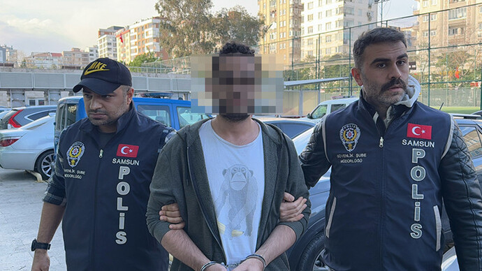 Sevgilisini darp eden, bicaklama girişiminde bulunan genç serbest birakildi daha sonra cumhurbaşkanına hakaretten tutukladi?