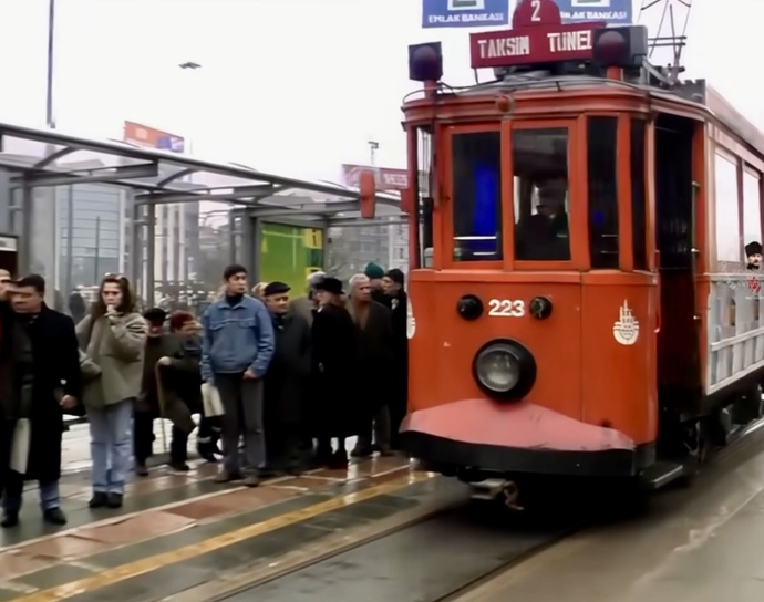 Yeni mi eski olan mı daha güzeldi ya da hoş?