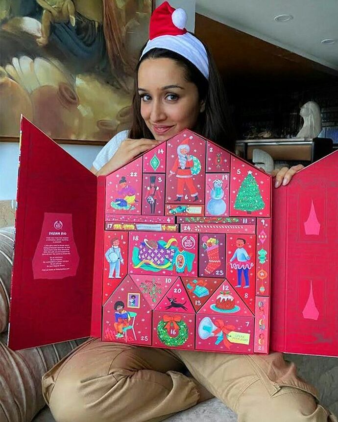 Biz yine başkalarına alınan advent calendar videolarını izliyoruz. 😭 Size hiç alındı mı?