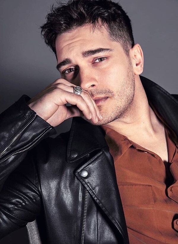 Kenan Yıldız mı Çağatay Ulusoy mu daha yakışıklı?