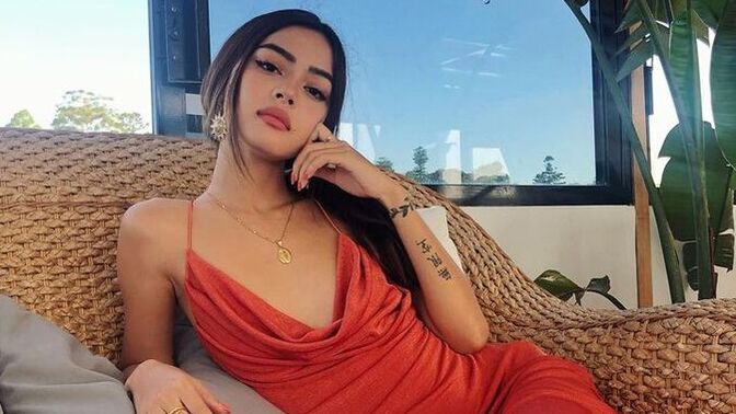 Dolgun göğüsler olmadan da çekicilik mümkün mü?