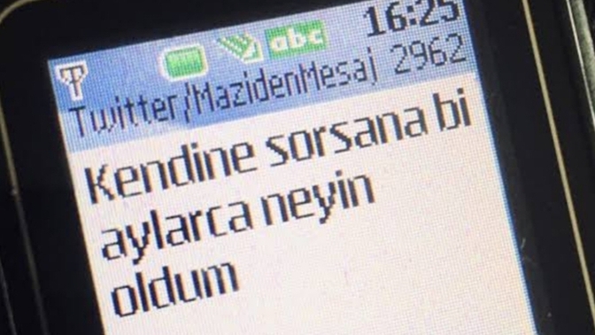 Bu geceyi eski flörte mesaj atma gecesi ilan ediyorum! 😅Atacak mısınız?