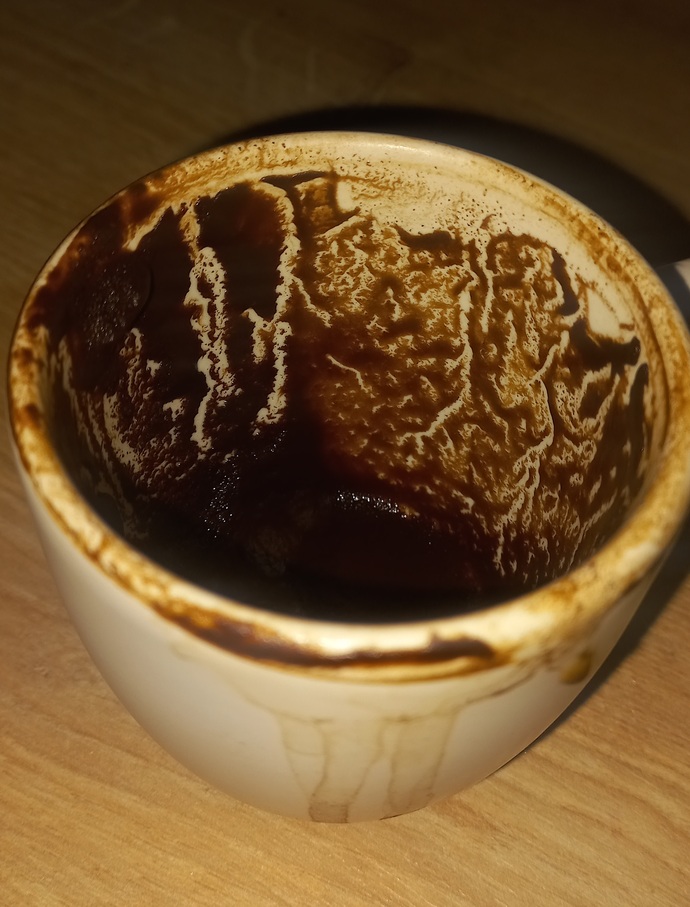 Falıma bakar mısınız? siyah bi kalp çıkmış ne demek bu?