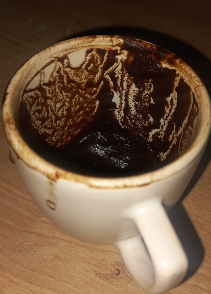 Falıma bakar mısınız? siyah bi kalp çıkmış ne demek bu?