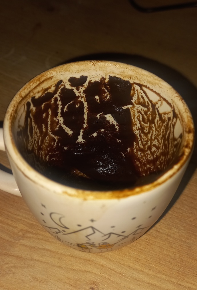 Falıma bakar mısınız? siyah bi kalp çıkmış ne demek bu?