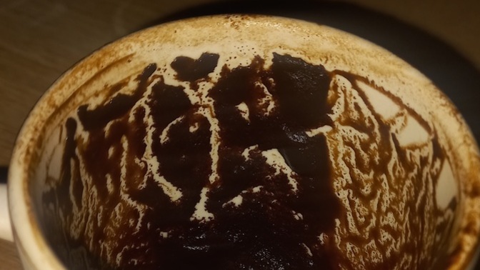 Falıma bakar mısınız? siyah bi kalp çıkmış ne demek bu?