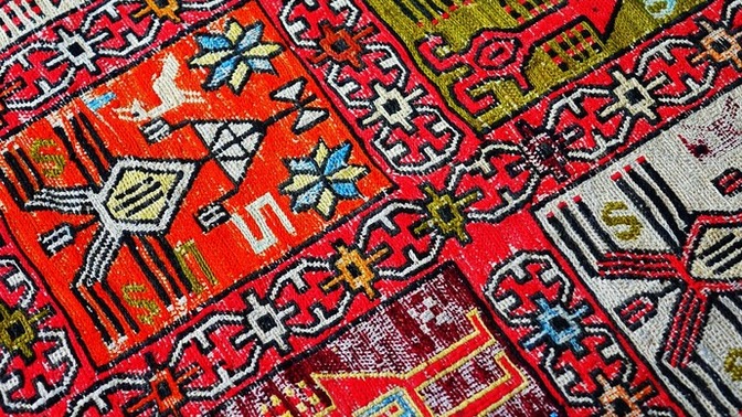 Eskitilmiş halıları tercih eder misiniz?