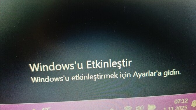 Bilgisayarda "Windows'u Etkinleştir" yazısı nasıl silinir?