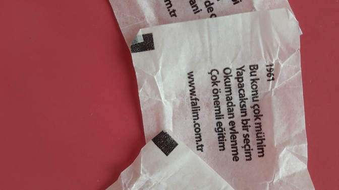 Falım sakızlarından çıkan notları anı niyetine saklar mısınız 😅 ?