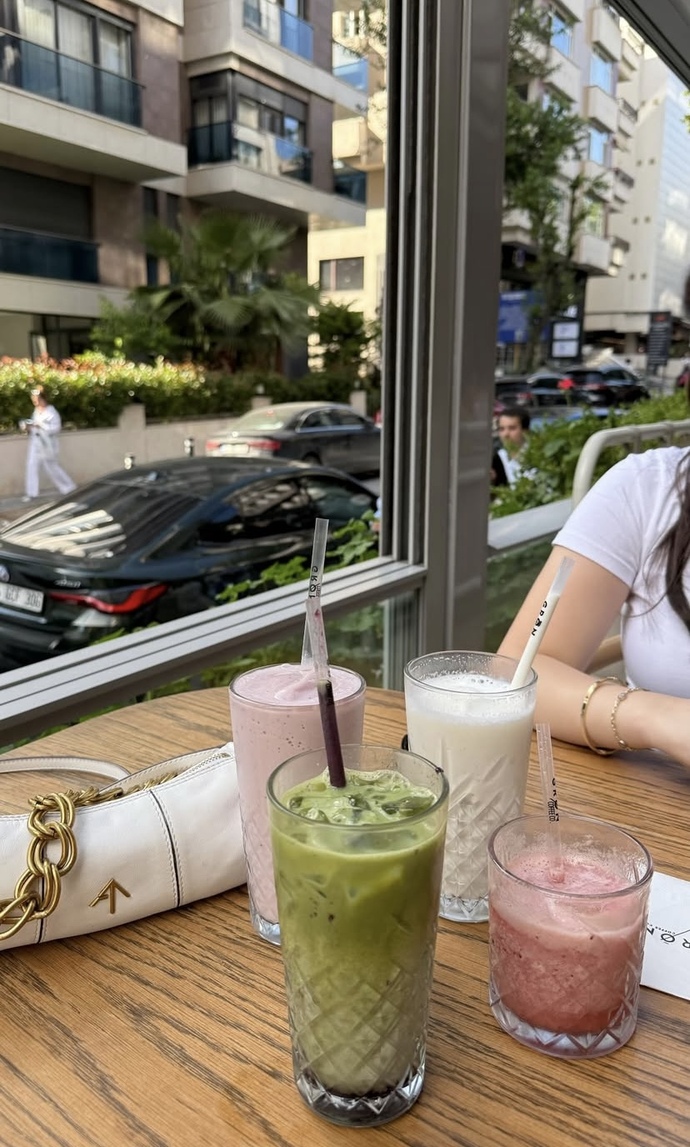 Yaşın geçiyor diye aile baskısından kurtulmak için evlenirmisin?