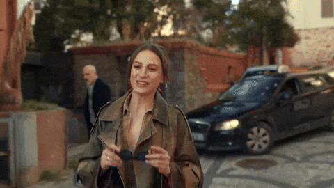 Serenay Sarıkaya “Yılın En İyi Kadın Oyuncusu” seçildi — sizce hak etti mi?