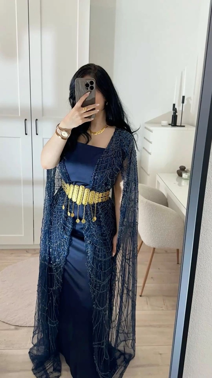 Bu elbise kız isteme için güzel mi?