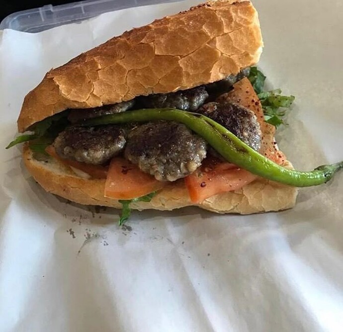 Köfte ekmek sever misin?