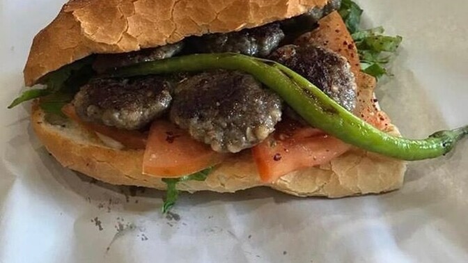 Köfte ekmek sever misin?