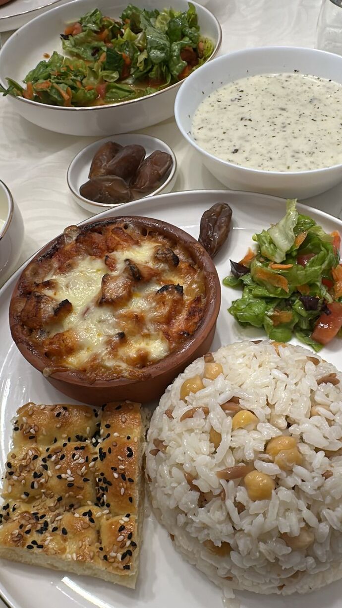 Dışarıda yemek yemeyi sever misin yoksa ev yemeği mi tercihin?