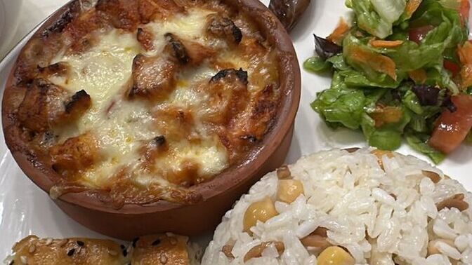 Dışarıda yemek yemeyi sever misin yoksa ev yemeği mi tercihin?