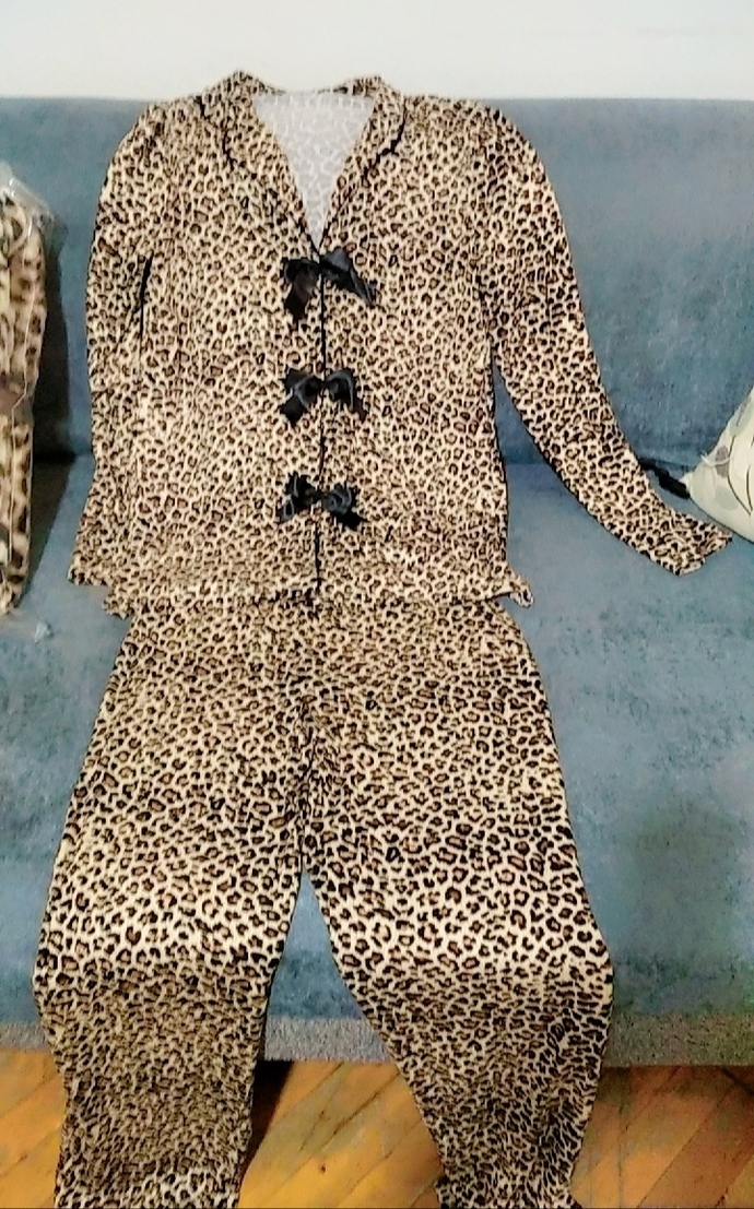 Leopar desenli ürünler sonbahara çok yakışan bir tarz değilmidir?