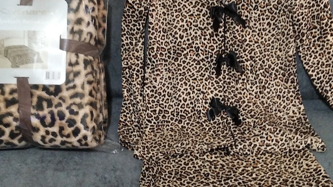 Leopar desenli ürünler sonbahara çok yakışan bir tarz değilmidir?