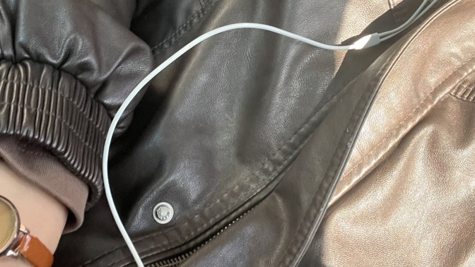 Kablolu kulaklık mı, Airpods mu?
