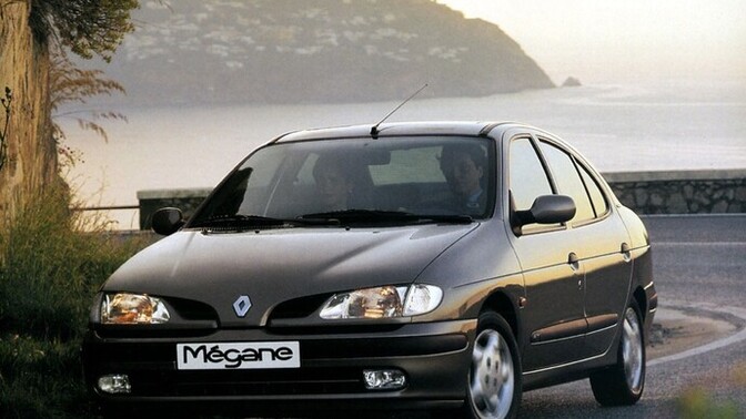 Renault un Üretmiş Olduğu en İyi Megane hangisiydi sizce?