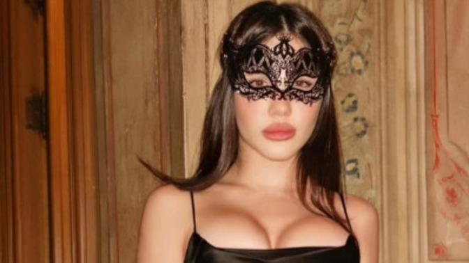 Maskeli kombin kıyafetler her kadın üzerinde hoş duruyor mu?