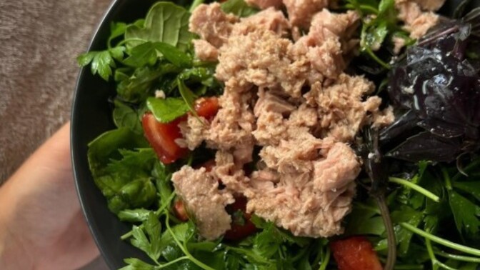 Salata yemek hemen “diyetteyim” anlamına mı geliyor? 😅 Yoksa insanın canı salatada çekebilir mi?
