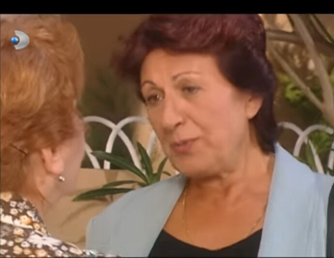 Arkadaşlar şu yaprak dökümünde 2. bölümde Fikretin kaynanası kim ya? Bunu bi yerde daha gördüm bulmazsam ölcem 🤣?
