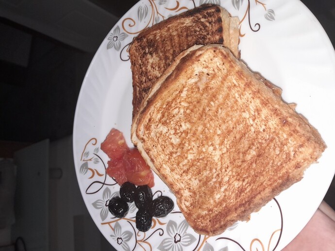 Kendime tost yaptım sizde tost severmisiniz?