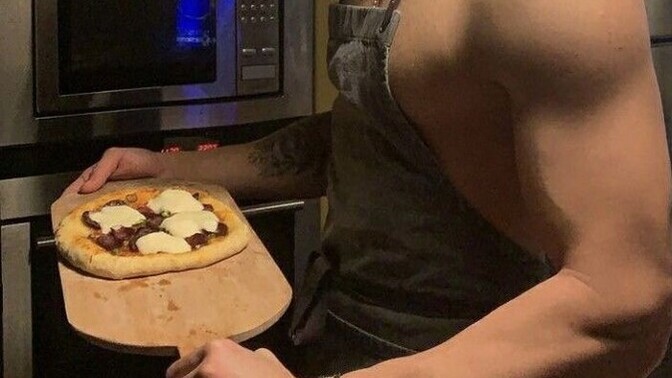 Yemek yapan erkek seksi midir?