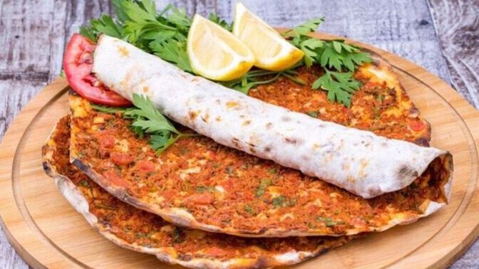 Saat kaç olursa olsun, lahmacun yenir mi?