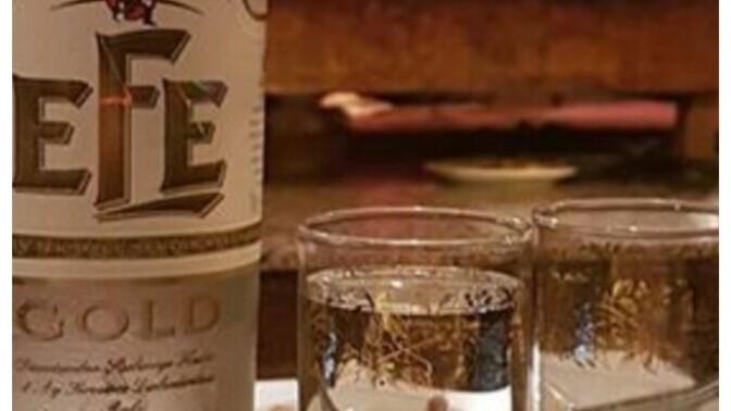 Kadehler hazır mı ben yarıya geldim Hayri Şerefe?