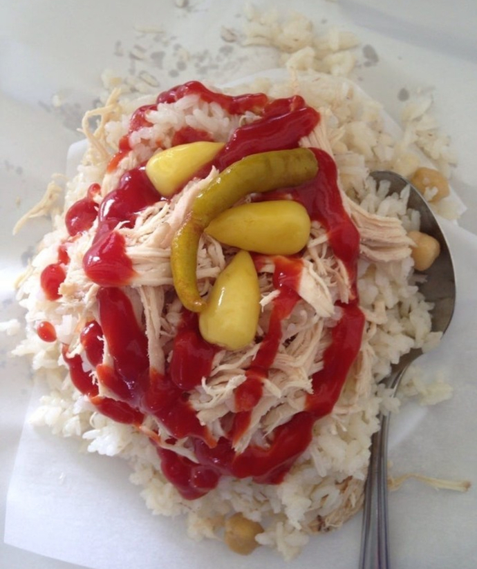 Ketçaplı pilavı mideniz kaldırır mı?