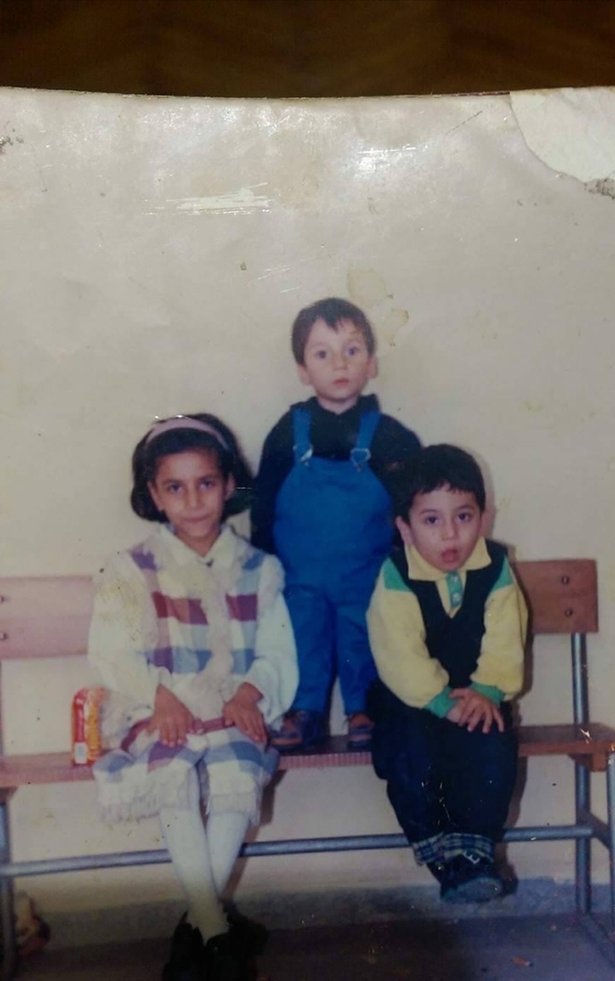 Fotoğraf biraz yıpranmış ama olsun assjdk