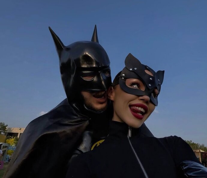 Sevgilinizin sosyal medyada ikinizin fotoğrafını asla paylaşmıyor olması ayrılma sebebi midir?
