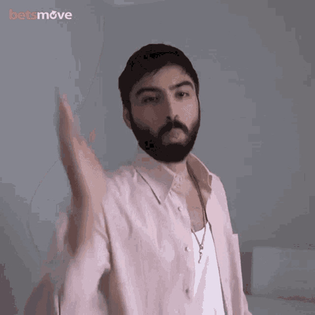 Erkekler neden sırayla eski sevgilisine döner biri olmazsa diğerine ulaşır? Saçma değilmi?