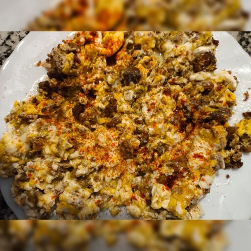 Kavurmalı yumurta sever misin?
