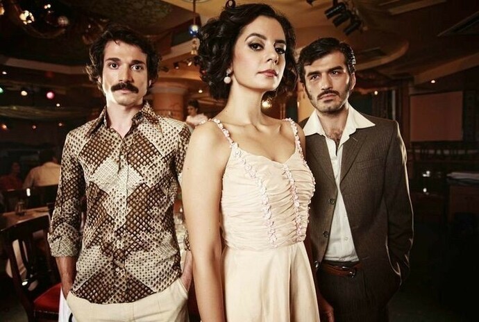 Bir kadın sevdiğiyle mi evlenir, sevildiğiyle mi?
