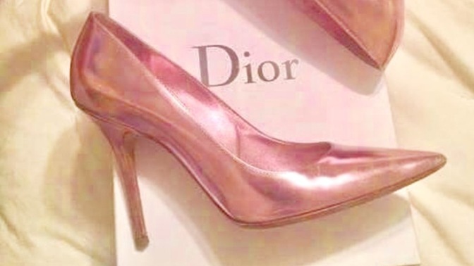 Stiletto mu, normal topuklu mu?