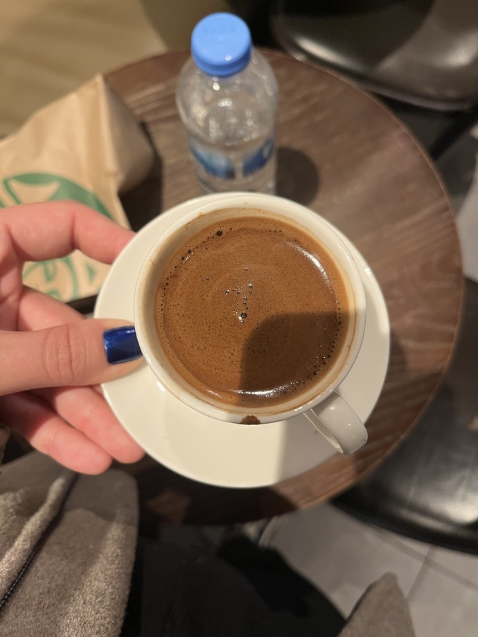 Kimlere pazartesi kahvesi ısmarlayayım?