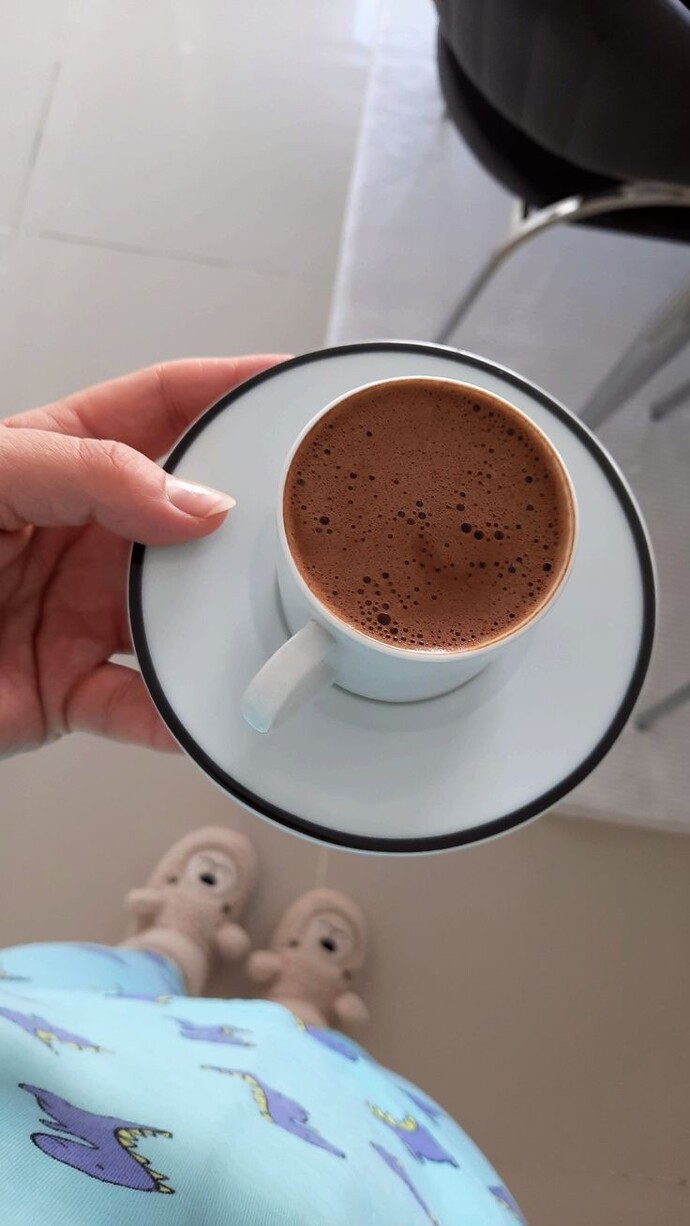 Türk kahvesini sütlü mü içersin, sütsüz mü?