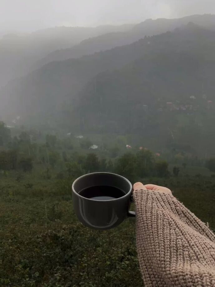 Güne deniz kenarında kahveyle mi başlamak isterdin, dağ manzarasında sessizlikle mi?
