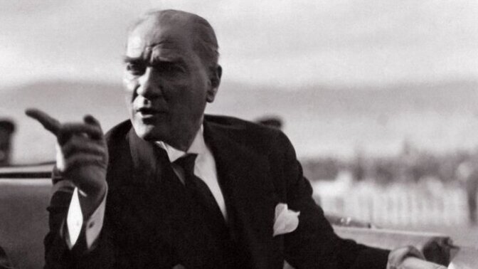 Ülkede Atatürk aşıkları ve dinsizlik yükselişte. Acaba nedeni ne ola ki?
