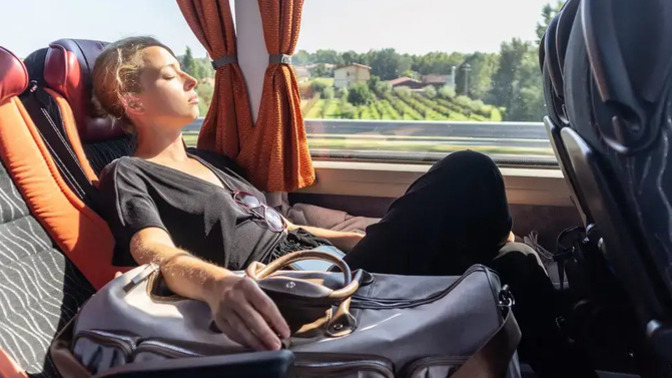 Uzun otobüs yolculuklarında uyuyabiliyor musunuz?