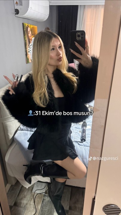 Böyle kızların yanında hiç şansımız yok gibi geliyor yanılıyor muyum 😂?