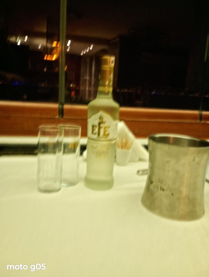 Bu gece de masa hazır mezeleri bekliyorum iyi geceler?