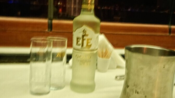 Bu gece de masa hazır mezeleri bekliyorum iyi geceler?
