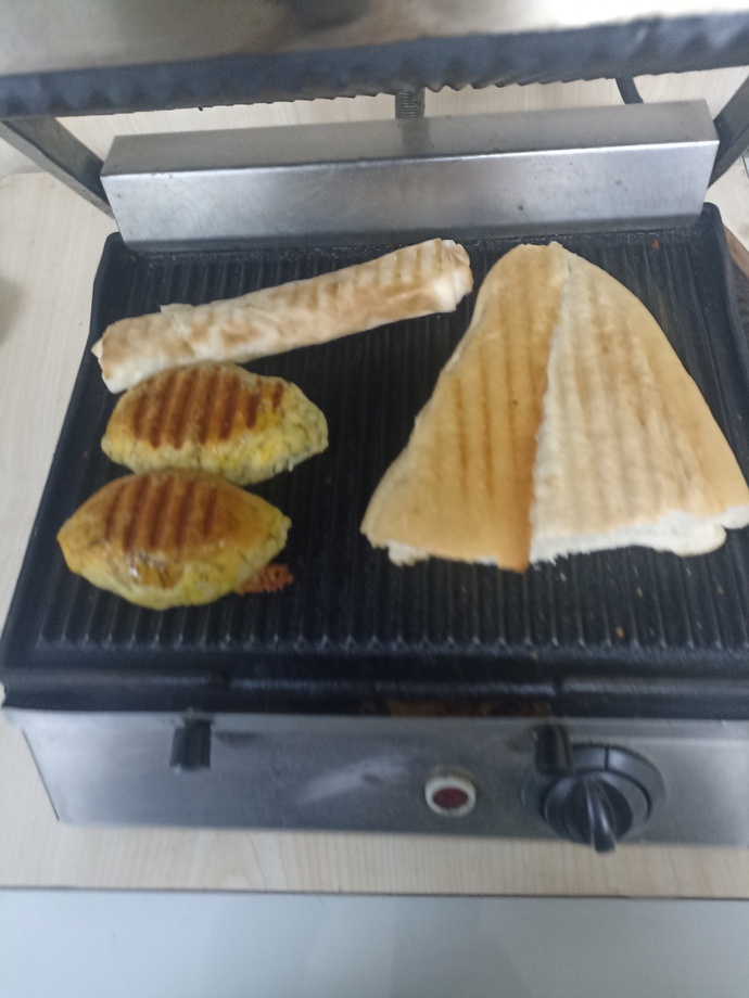 Bugün kahvaltı çeşit içerikli😇?