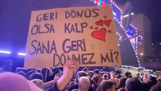 Sevgiliniz, yurt dışından iş teklifi alsa ve gitse geri döndüğünde affeder misiniz?