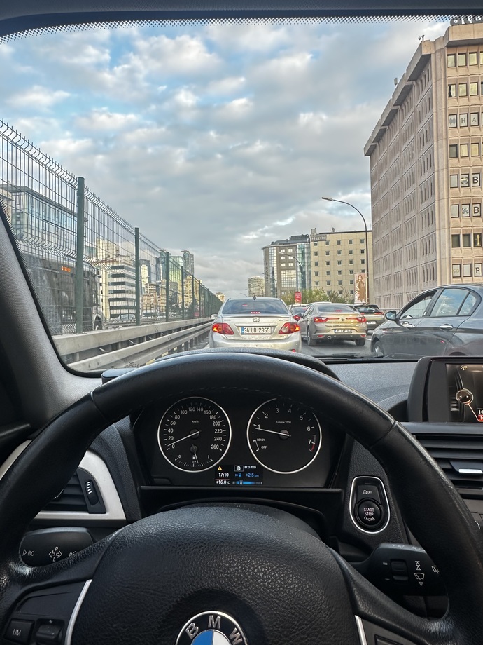 Trafikte sıkıldığınızda napıyorsunuz?