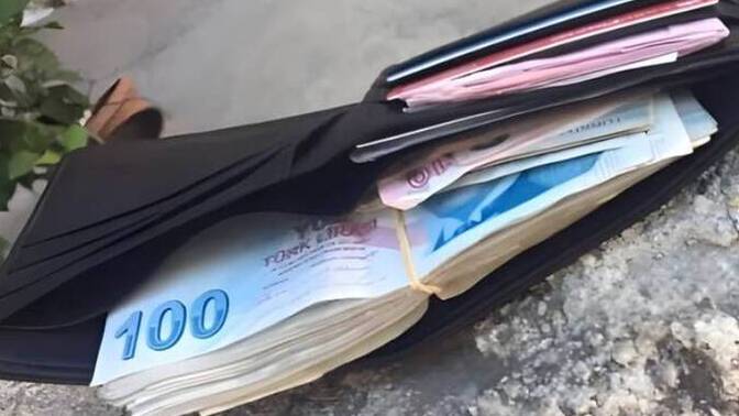 Çok ihtiyacın varken yolda içi para dolu bir cüzdan bulsan ne yaparsın?